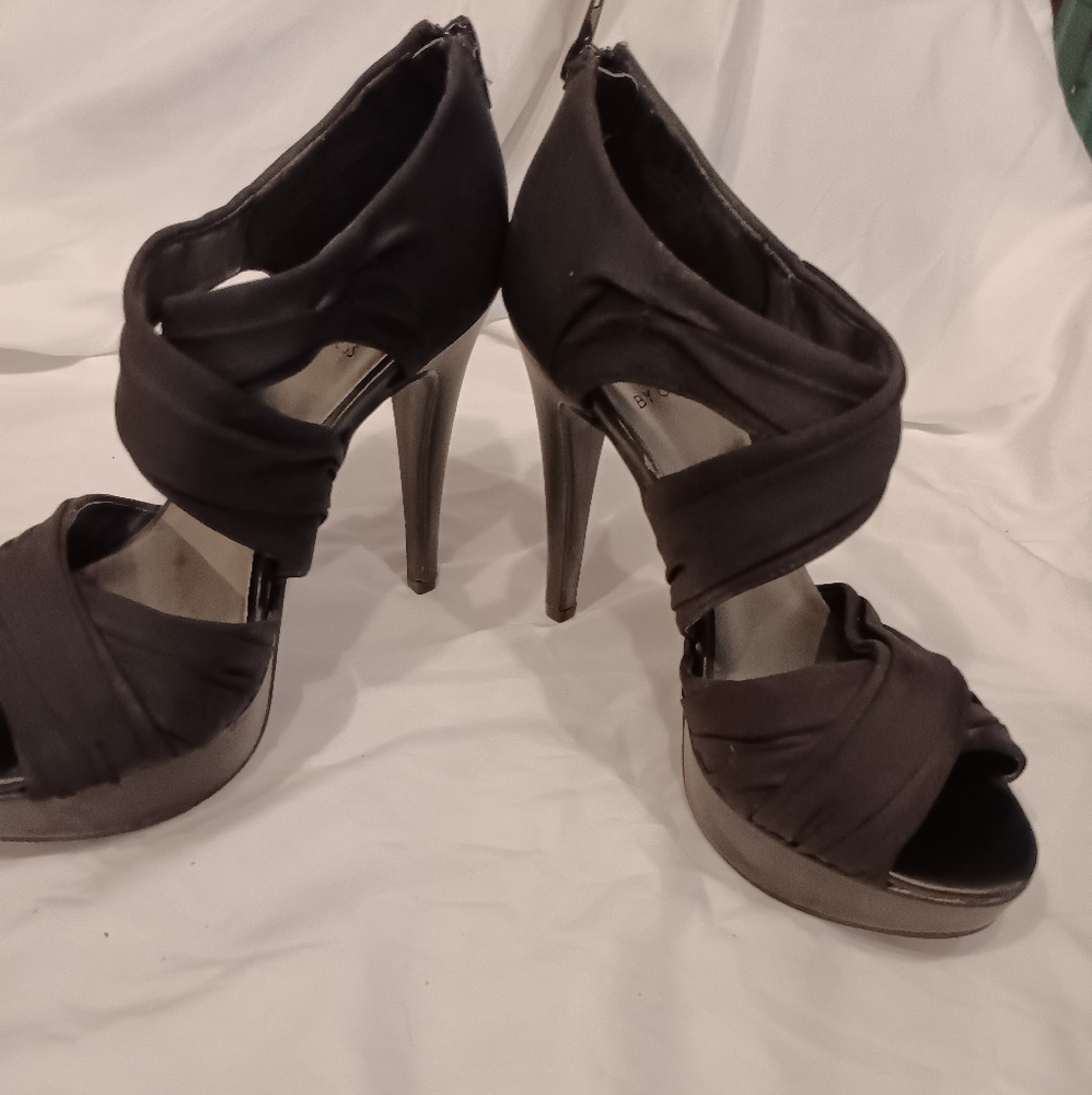 G by Guess Black 5" Heels Size 7